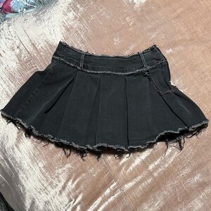 Tractr Charcoal Pleated Skort with Frayed Hem